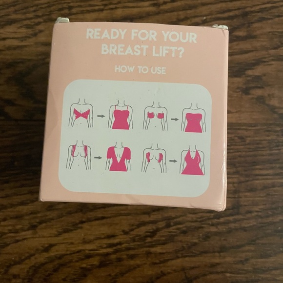 BNWT Boob tape - Picture 3 of 3